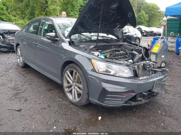 1VWAA7A36JC018907 2018 VOLKSWAGEN PASSAT - Image 1