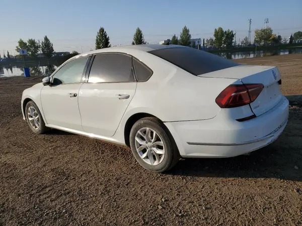 1VWAA7A36JC020642 2018 VOLKSWAGEN PASSAT - Image 2