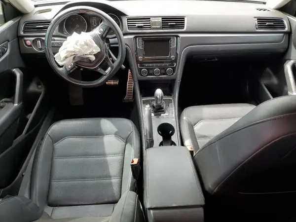 1VWAA7A36JC022018 2018 VOLKSWAGEN PASSAT - Image 8