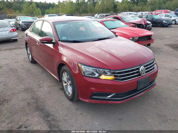 1VWAA7A36JC027686 2018 VOLKSWAGEN PASSAT - Image 1