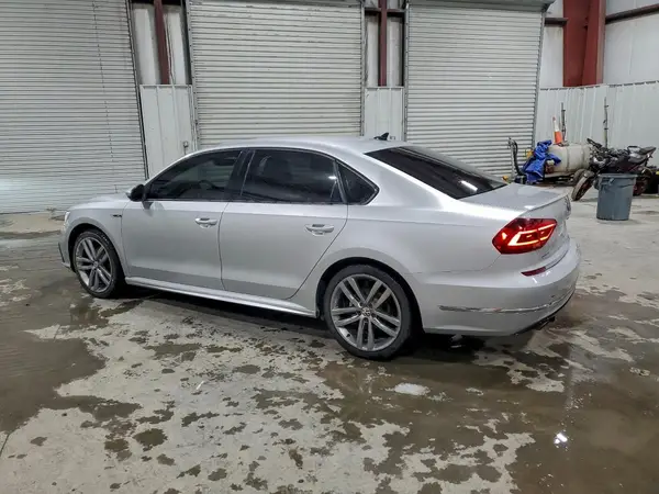 1VWAA7A36JC028451 2018 VOLKSWAGEN PASSAT - Image 2