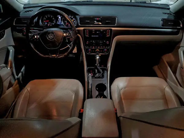 1VWAA7A36JC028451 2018 VOLKSWAGEN PASSAT - Image 8