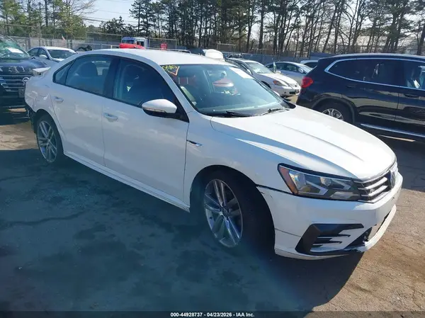 1VWAA7A36JC030250 2018 VOLKSWAGEN PASSAT - Image 1