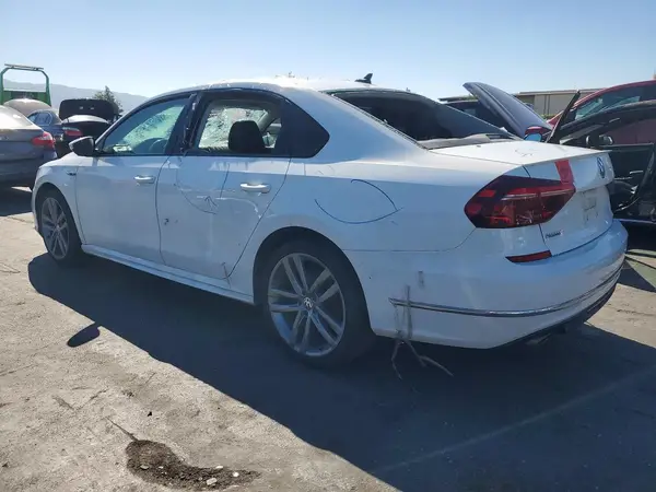 1VWAA7A36JC036971 2018 VOLKSWAGEN PASSAT - Image 2
