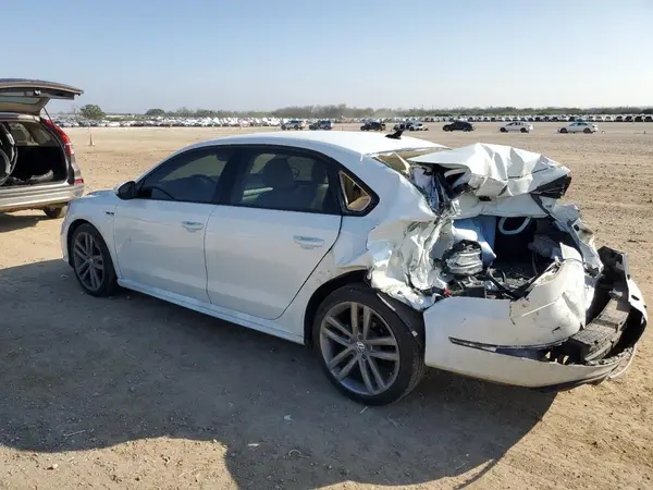 1VWAA7A36JC038025 2018 VOLKSWAGEN PASSAT - Image 2