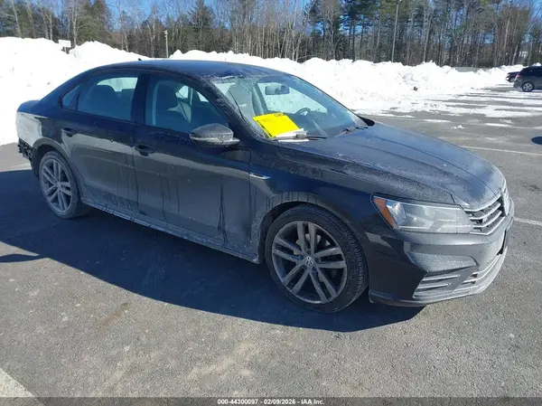 1VWAA7A36JC039983 2018 VOLKSWAGEN PASSAT - Image 1