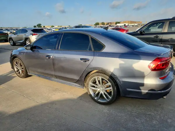 1VWAA7A36JC039997 2018 VOLKSWAGEN PASSAT - Image 2