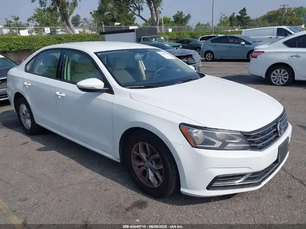 1VWAA7A36JC041751 2018 VOLKSWAGEN PASSAT - Image 1