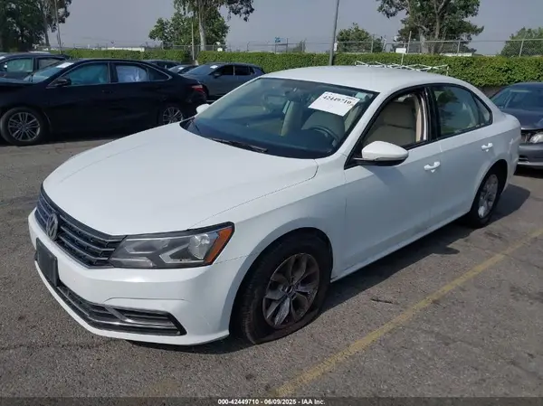 1VWAA7A36JC041751 2018 VOLKSWAGEN PASSAT - Image 2