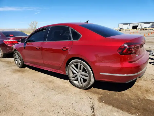 1VWAA7A36JC043788 2018 VOLKSWAGEN PASSAT - Image 2