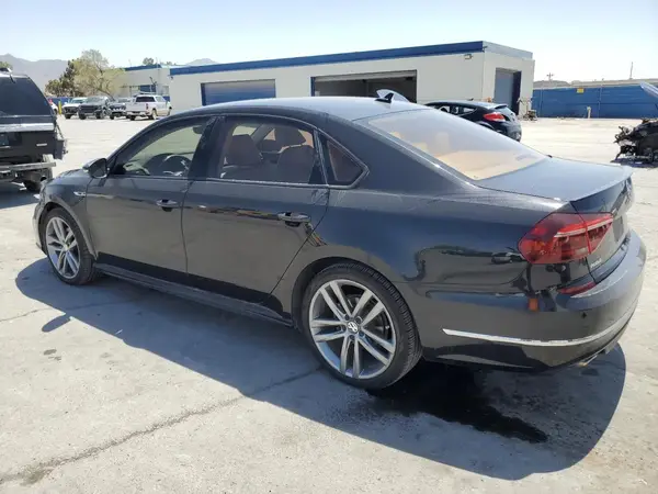 1VWAA7A36JC048943 2018 VOLKSWAGEN PASSAT - Image 2