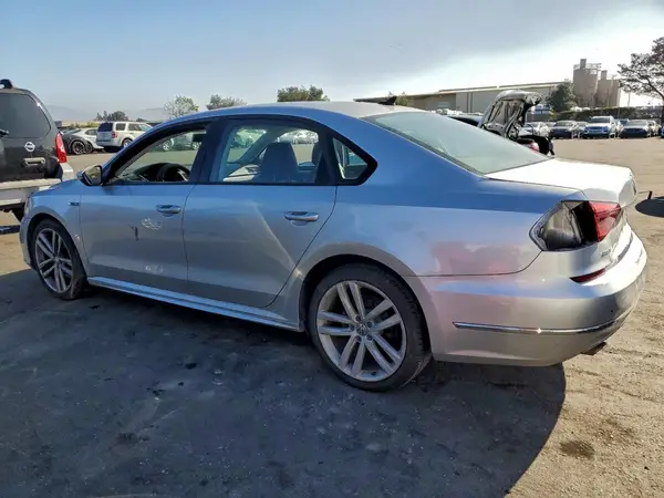 1VWAA7A37JC000979 2018 VOLKSWAGEN PASSAT - Image 2