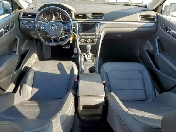1VWAA7A37JC000979 2018 VOLKSWAGEN PASSAT - Image 8