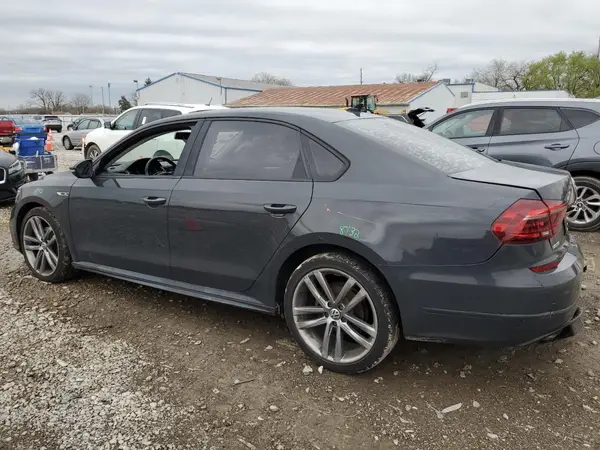 1VWAA7A37JC003882 2018 VOLKSWAGEN PASSAT - Image 2