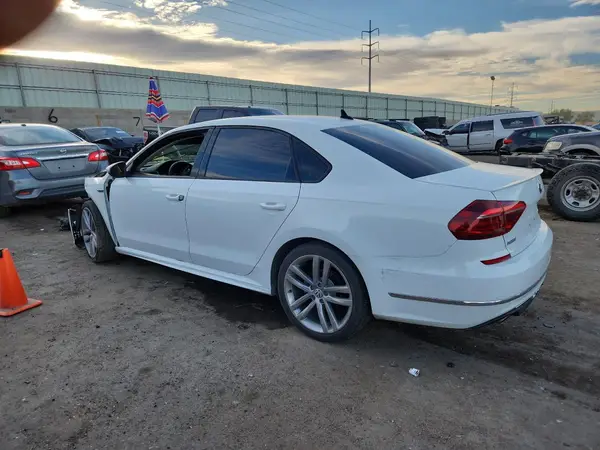 1VWAA7A37JC009911 2018 VOLKSWAGEN PASSAT - Image 2