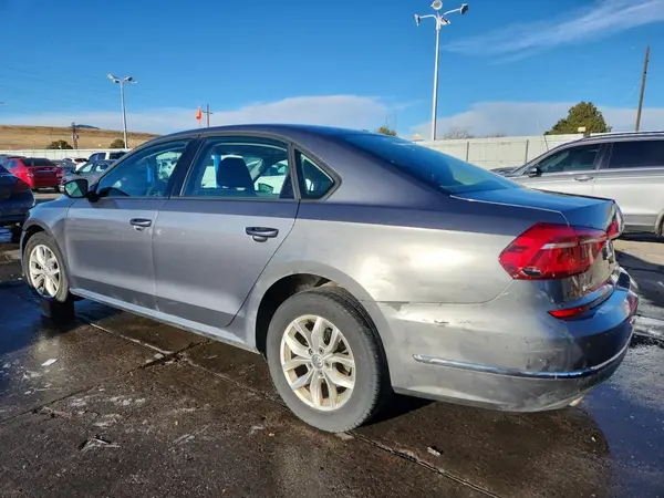 1VWAA7A37JC017166 2018 VOLKSWAGEN PASSAT - Image 2