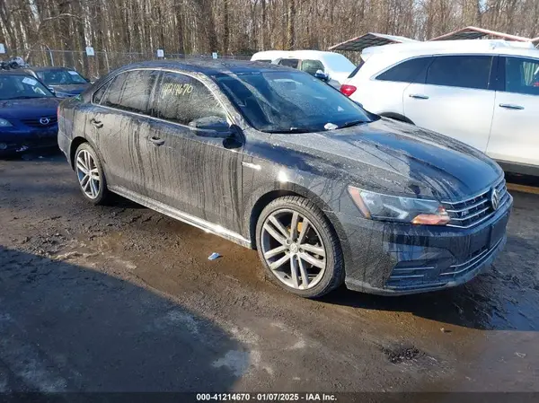 1VWAA7A37JC020276 2018 VOLKSWAGEN PASSAT - Image 1