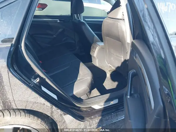 1VWAA7A37JC020276 2018 VOLKSWAGEN PASSAT - Image 8
