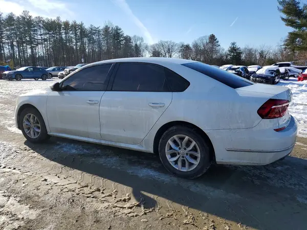 1VWAA7A37JC024828 2018 VOLKSWAGEN PASSAT - Image 2