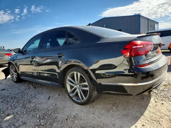 1VWAA7A37JC028961 2018 VOLKSWAGEN PASSAT - Image 2