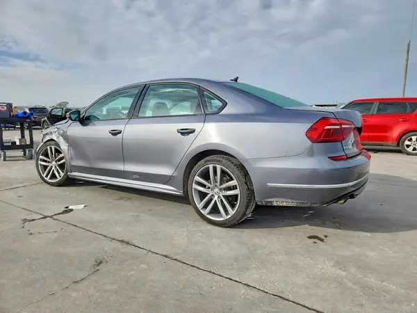1VWAA7A37JC032265 2018 VOLKSWAGEN PASSAT - Image 2