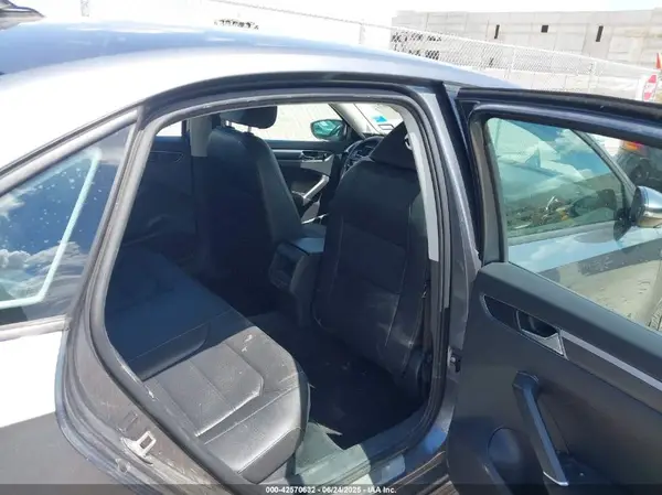 1VWAA7A37JC032394 2018 VOLKSWAGEN PASSAT - Image 8