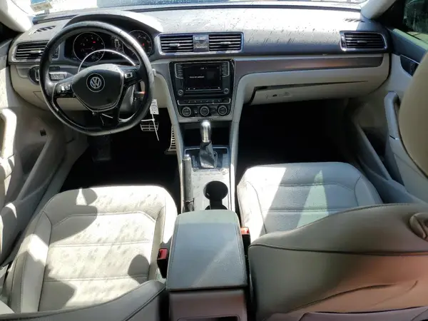 1VWAA7A37JC037997 2018 VOLKSWAGEN PASSAT - Image 8