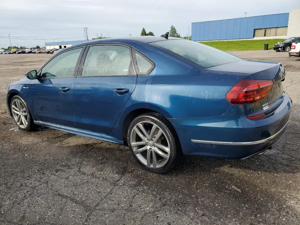 1VWAA7A37JC040110 2018 VOLKSWAGEN PASSAT - Image 2