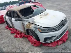 1VWAA7A37JC040639 2018 VOLKSWAGEN PASSAT