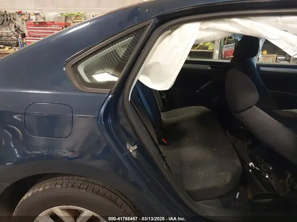 1VWAA7A37JC041225 2018 VOLKSWAGEN PASSAT - Image 8