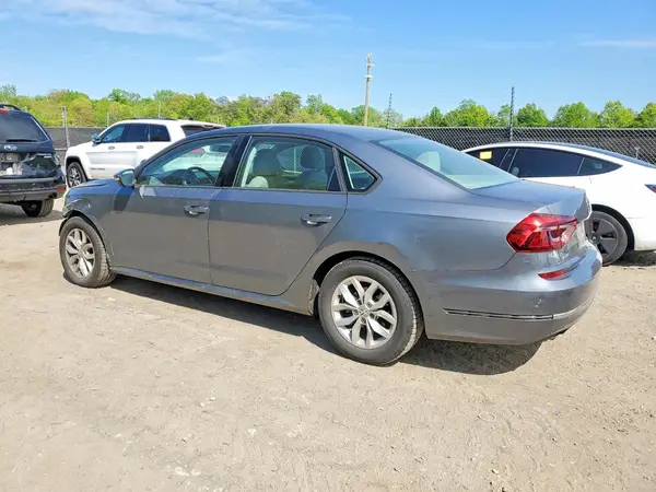 1VWAA7A37JC046389 2018 VOLKSWAGEN PASSAT - Image 2