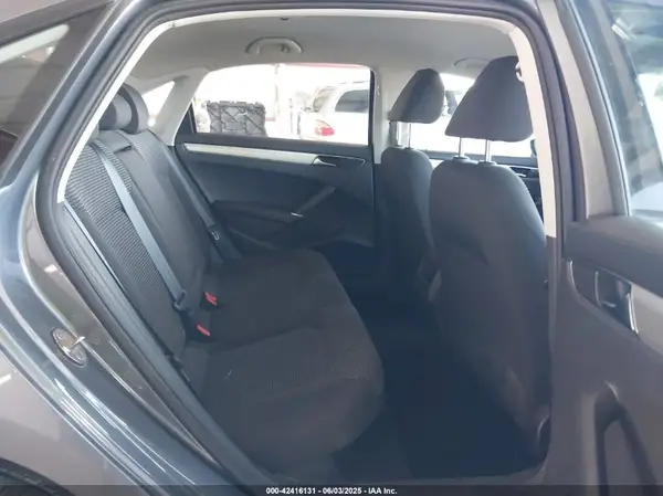 1VWAA7A37JC047557 2018 VOLKSWAGEN PASSAT - Image 8