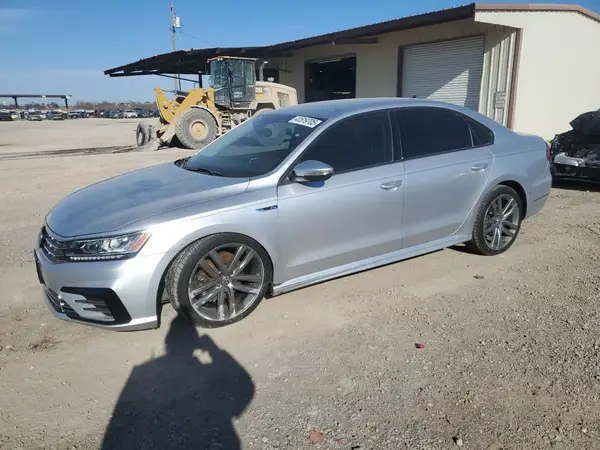 1VWAA7A37JC048286 2018 VOLKSWAGEN PASSAT - Image 1