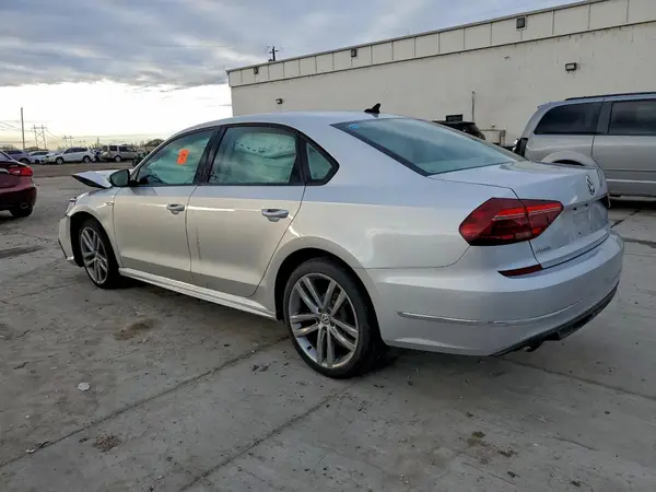 1VWAA7A37JC048935 2018 VOLKSWAGEN PASSAT - Image 2