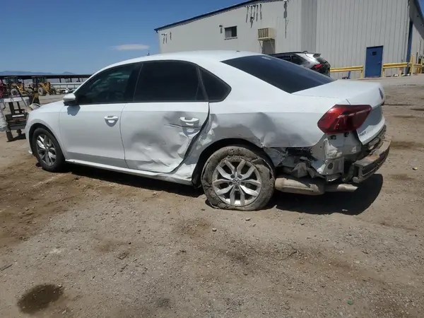 1VWAA7A38JC000585 2018 VOLKSWAGEN PASSAT - Image 2