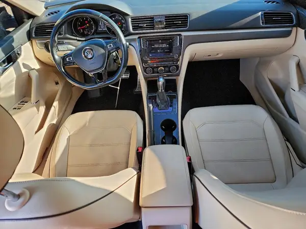 1VWAA7A38JC003082 2018 VOLKSWAGEN PASSAT - Image 8