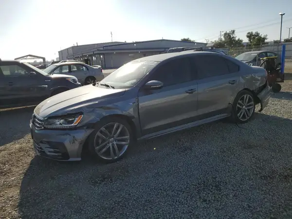 1VWAA7A38JC005365 2018 VOLKSWAGEN PASSAT - Image 1