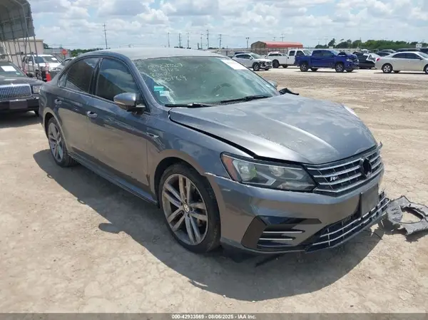 1VWAA7A38JC006189 2018 VOLKSWAGEN PASSAT - Image 1