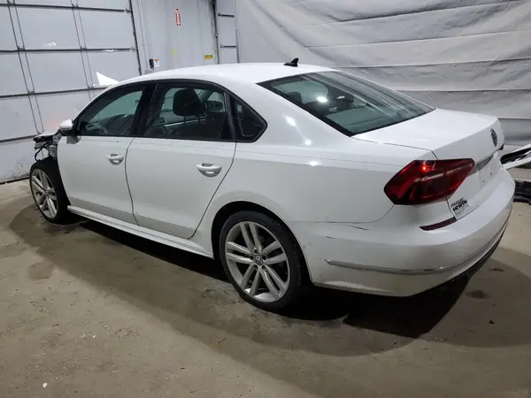 1VWAA7A38JC007911 2018 VOLKSWAGEN PASSAT - Image 2