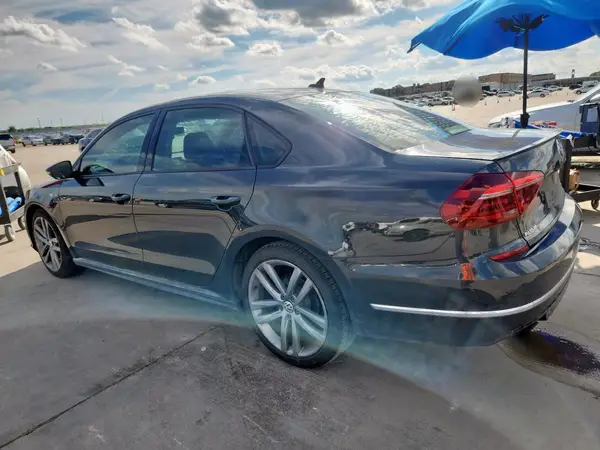 1VWAA7A38JC015202 2018 VOLKSWAGEN PASSAT - Image 2