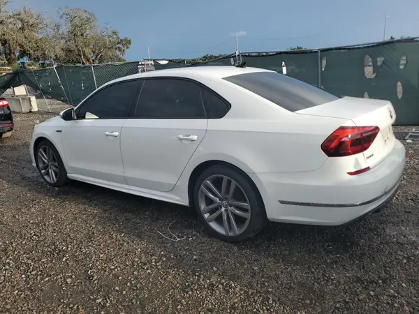 1VWAA7A38JC015877 2018 VOLKSWAGEN PASSAT - Image 2