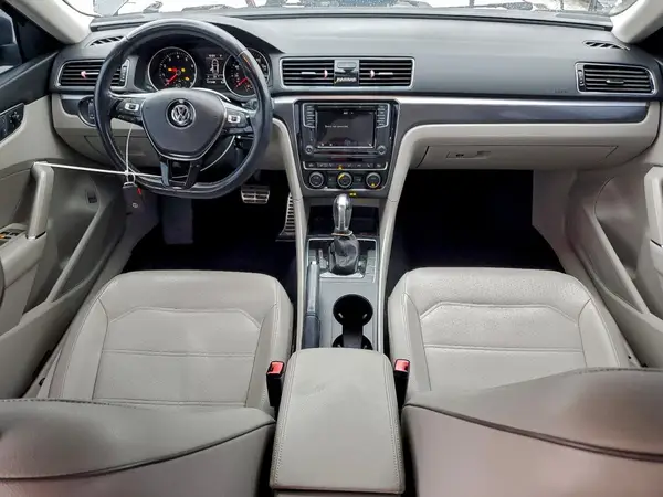 1VWAA7A38JC020643 2018 VOLKSWAGEN PASSAT - Image 8