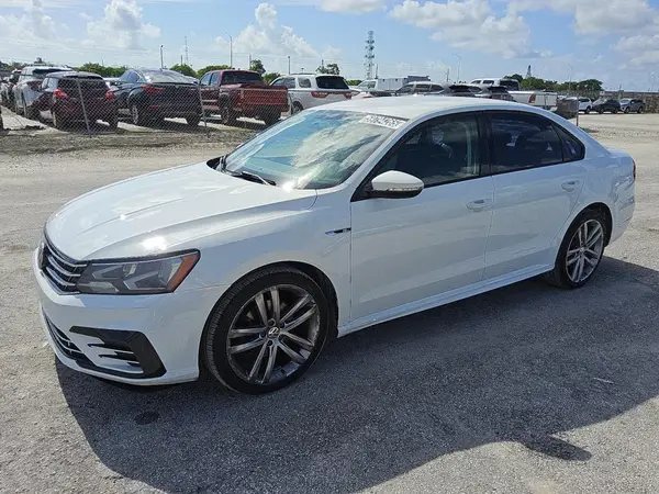 1VWAA7A38JC021145 2018 VOLKSWAGEN PASSAT - Image 1