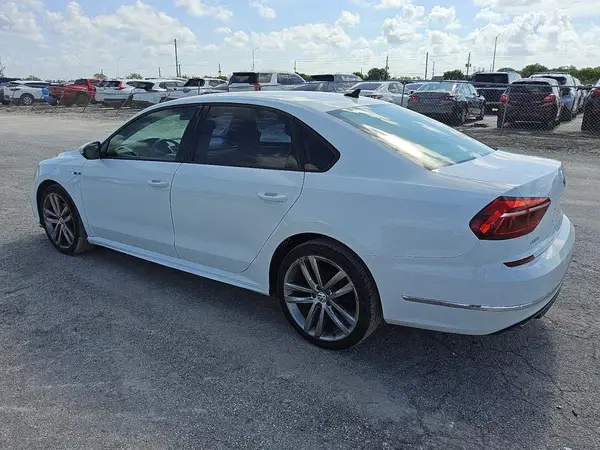1VWAA7A38JC021145 2018 VOLKSWAGEN PASSAT - Image 2