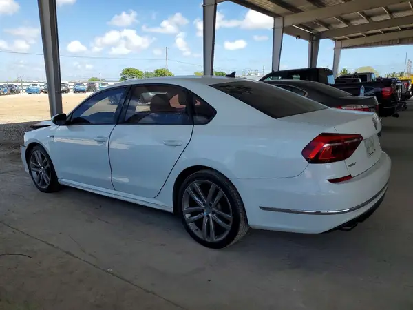 1VWAA7A38JC021498 2018 VOLKSWAGEN PASSAT - Image 2