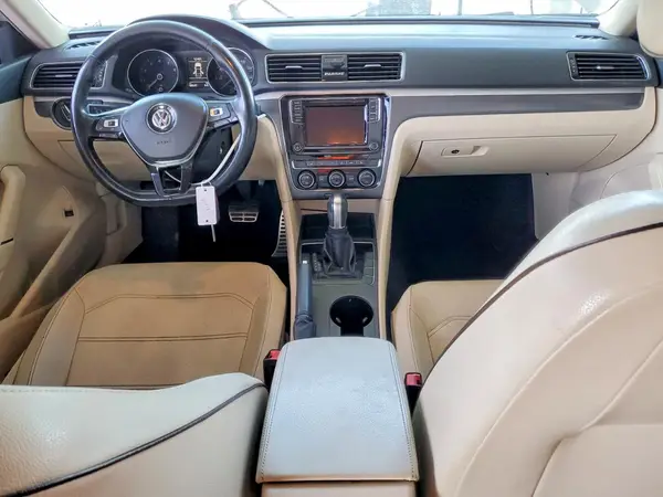 1VWAA7A38JC021498 2018 VOLKSWAGEN PASSAT - Image 8