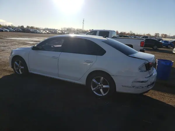 1VWAA7A38JC025244 2018 VOLKSWAGEN PASSAT - Image 2