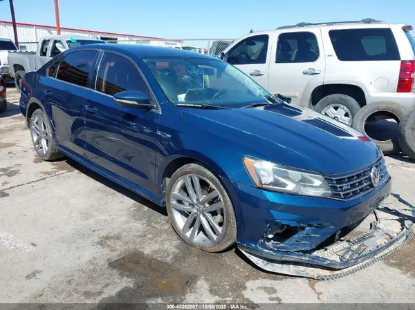 1VWAA7A38JC027706 2018 VOLKSWAGEN PASSAT - Image 1