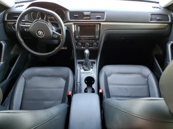 1VWAA7A38JC028306 2018 VOLKSWAGEN PASSAT - Image 8