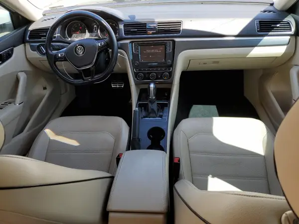 1VWAA7A38JC036700 2018 VOLKSWAGEN PASSAT - Image 8